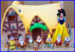 Disney Store Snow White 7 Dwarfs Cottage Doll House Play Set
