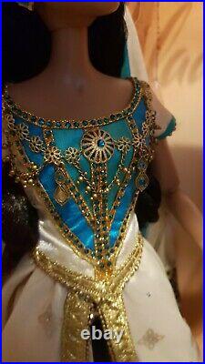 Disney Platinum Princess Jasmine and Aladdin Wedding Limited Edition Dolls