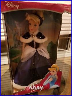 Disney Princesses Royal Holiday Edition Porcelain Keepsake Dolls 2003