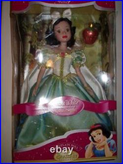 Disney Snow White Porcelain Doll 16 Brass Key Keepsake Princess 2002 -ON SALE