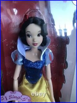 Disney Store Princess Snow White Singing Singing Doll new in box