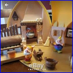 Disney Store Snow White & 7 Dwarfs Cottage Doll House Play Toy