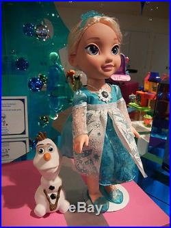 Girls 2014 Disney Frozen Snow Glow Elsa Doll (Sings Let It Go)