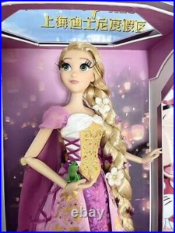 Shanghai Disney Princess Tangled 10th Anniversary Rapunzel LE5500 Doll In Hand