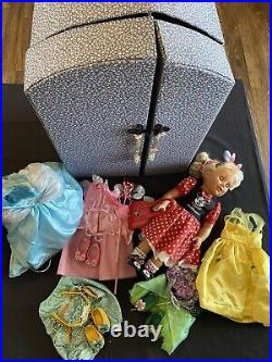 Walt Disney World My Disney Girl 18 Doll 6 Outfits Storage Play Case (RSOF)